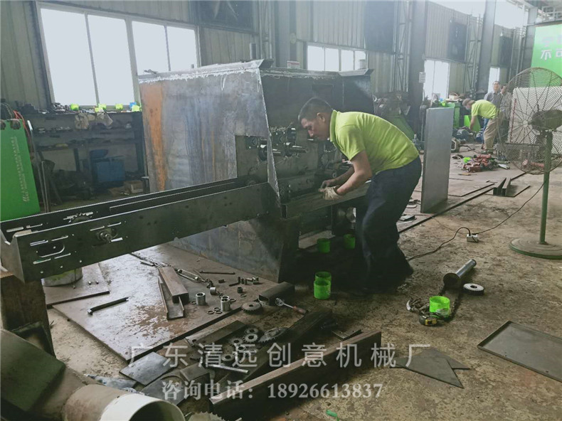 圓木多片鋸機械，采用超薄鋸片，出材率高達80%以上；