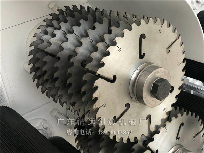 圓木多片鋸多片鋸細(xì)節(jié)，都是采用超薄鋸片，出材率高達(dá)80%以上