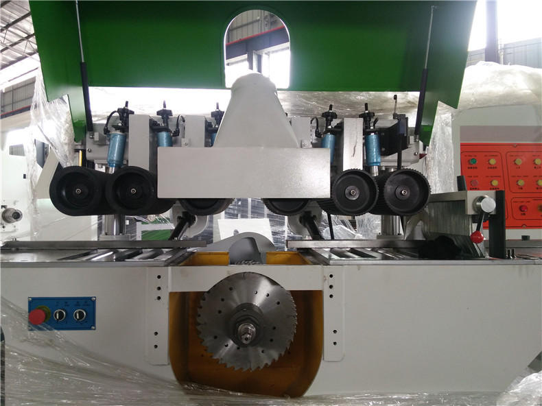 單軸方木多片鋸，無痕切割板材，效率極高