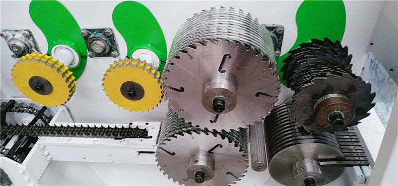 新型圓木多片鋸采用超薄鋸片，出材率高達80%以上