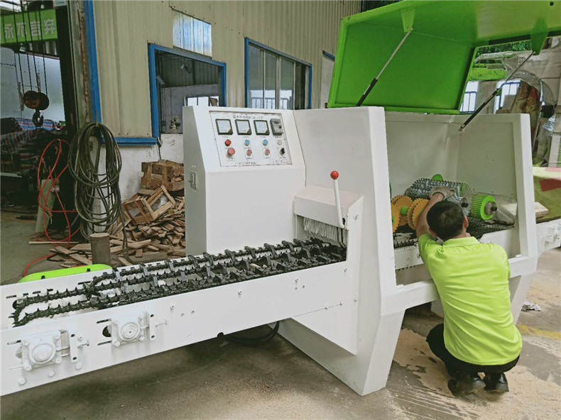 350圓木多片鋸采用超薄鋸片，出材率高達(dá)80%以上