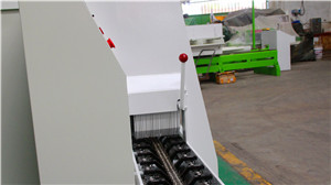 清遠(yuǎn)圓木多片鋸廠家：多片鋸防彈裝置防止木條反彈，安全性更高