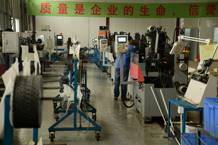 創(chuàng)意木工機(jī)械廠合金鋸片生產(chǎn)車(chē)間